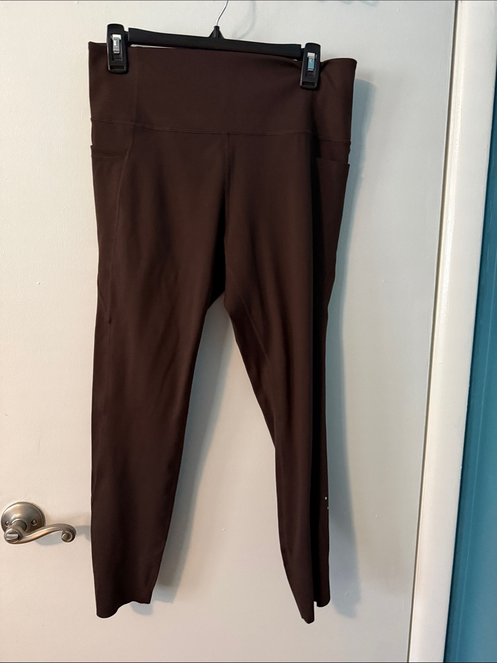 NWOT Women's Danskin Capri High-Waist Chocolate Brown Leggings